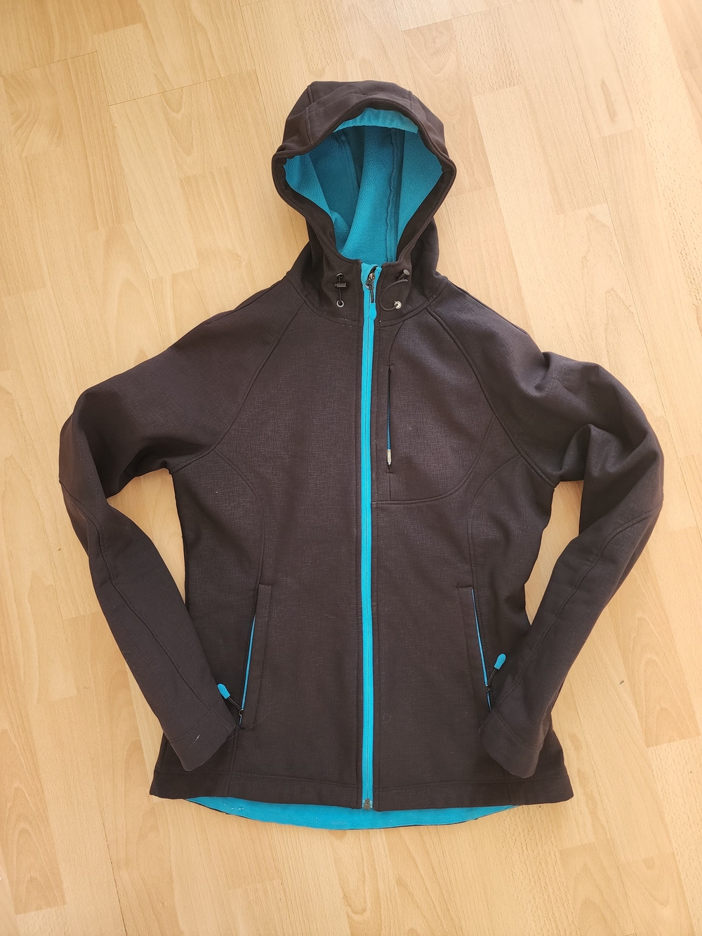 Kirkland Signature Black Jacket with Teal Accents
